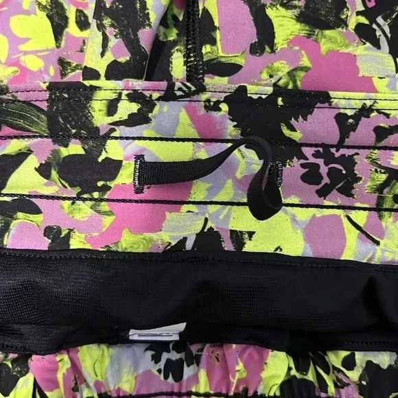 Lululemon Hotty Hot High Rise Lined Short Inflected Highlight Yellow Mu… - Picture 9 of 16